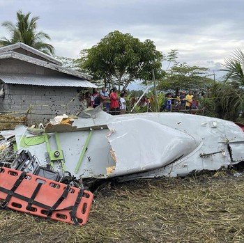Penampakan Bangkai Pesawat Militer AS yang Jatuh di Tetangga RI