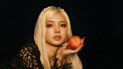 Video: Pesona Lisa BLACKPINK di Premiere The White Lotus 3