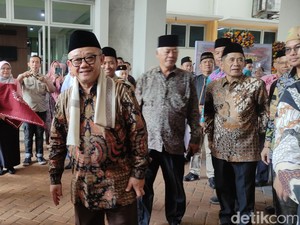 Mendikdasmen Pastikan Dana BOS-Renovasi 10 Ribu Sekolah Tak Masuk Efisiensi