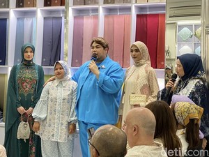 Ivan Gunawan Kenalkan Fashion Lebaran Bernuansa Romantis dan Glamor