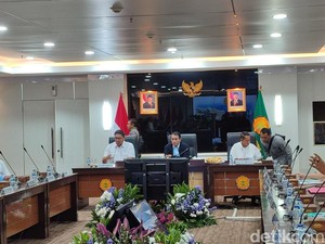 Rapat Bareng Bos Baru Bulog, Mentan: Tidak Ada Hari Minggu!