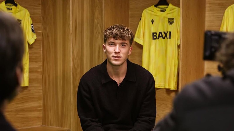 Ole Romeny, Tim Geypens dan Dion Markx resmi menjadi Warga Negara Indonesia (WNI) setelah pada Sabtu (8/2/2025) di London, Inggris melakukan sumpah setia menjadi warga negara Indonesia. Ole Romeny, Tim Geypens dan Dion Markx resmi menjadi Warga Negara Indonesia (WNI) setelah pada Sabtu (8/2/2025) di London, Inggris melakukan sumpah setia menjadi warga negara Indonesia. (Dok. PSSI)