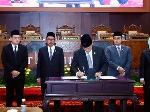 DPRD Jatim Kirim Surat Usulan Pengangkatan Khofifah-Emil