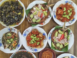 Sedapnye! 5 Rumah Makan Betawi Ini Punya Soto Kuah Susu dan Pecak Ikan
