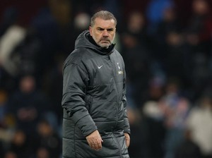 Momen Panas Postecoglou Ribut dengan Fans Usai Tottenham Keok