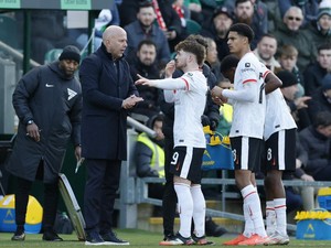 Liverpool Tersingkir, Slot: Sakit Sekali Sakit...