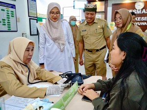 Bupati Ipuk Pastikan Warganya Bisa Akses CKG Meski Belum Unduh Aplikasi