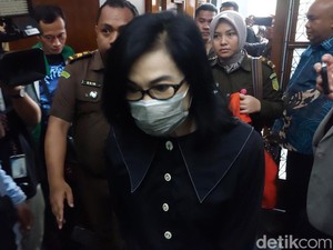Ibu Ronald Tannur-Eks Pejabat MA Jalani Sidang Perdana Kasus Suap Hakim