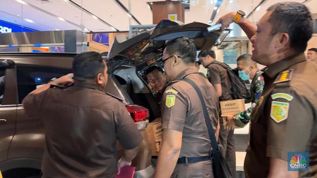 7 Jam Penggeledahan, Kejagung Angkut Dokumen dari Kantor Ditjen Migas