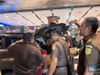 7 Jam Penggeledahan, Kejagung Angkut Dokumen dari Kantor Ditjen Migas