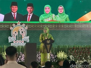 Muslimat NU Tegak Lurus Kawal Prabowo, Khofifah: Emak-emak Ini Tentaranya