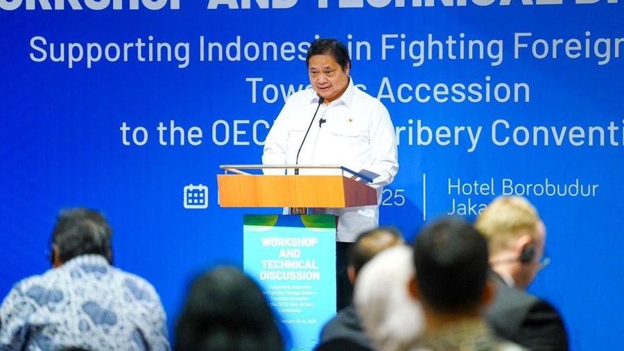 Menteri Koordinator Bidang Perekonomian, Airlangga Hartarto dalam Workshop and Technical Discussion Supporting Indonesia in Fightong Foreign Bribery: Towards Accession to the OECD Anti-Bribery Convention di Jakarta, Senin (10/02/2025). (Dok. Kemenko Perekonomian)