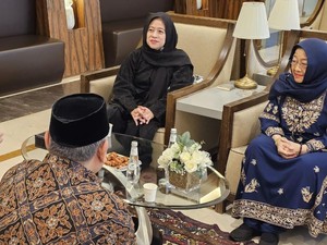 Megawati Tiba di Saudi Didampingi Puan dan Pratama, Bakal Tunaikan Umroh