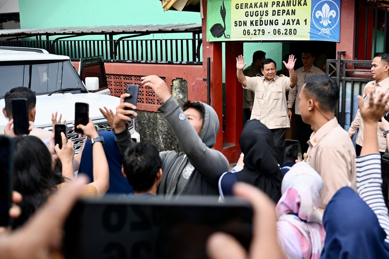 Presiden Prabowo Subianto pada Senin, 10 Februari 2025, mengunjungi SDN Kedung Jaya 1 Bogor, Kota Bogor, Provinsi Jawa Barat, untuk meninjau langsung pelaksanaan program makan bergizi gratis (MBG). (Dok. Biro Pers, Media, dan Informasi Sekretariat Presiden) Presiden Prabowo Subianto pada Senin, 10 Februari 2025, mengunjungi SDN Kedung Jaya 1 Bogor, Kota Bogor, Provinsi Jawa Barat, untuk meninjau langsung pelaksanaan program makan bergizi gratis (MBG). (Dok. Biro Pers, Media, dan Informasi Sekretariat Presiden)