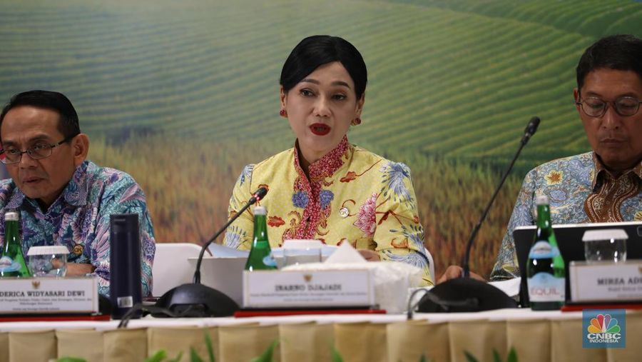 Anggota Dewan Komisioner Otoritas Jasa Keuangan (OJK) Republik Indonesia, Friderica Widyasari Dewi dalam Pertemuan Tahunan Industri Jasa Keuangan (PTIJK) 2025 di Jakarta Convention Center (JCC), Senayan, Jakarta, Rabu (11/2/2025). (²©²ÊÍøÕ¾/Tri Susilo)