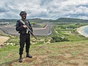 Bukit Seger Dekat Sirkuit Mandalika Disulap Jadi Tribun Penonton MotoGP 2025