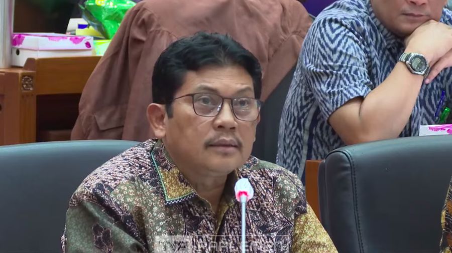 Direktur Utama BPJS Kesehatan, Ali Ghufron Mukti dalam rapat kerja dengan Komisi IX DPR RI. (Tangkapan Layar Youtube DPR RI)