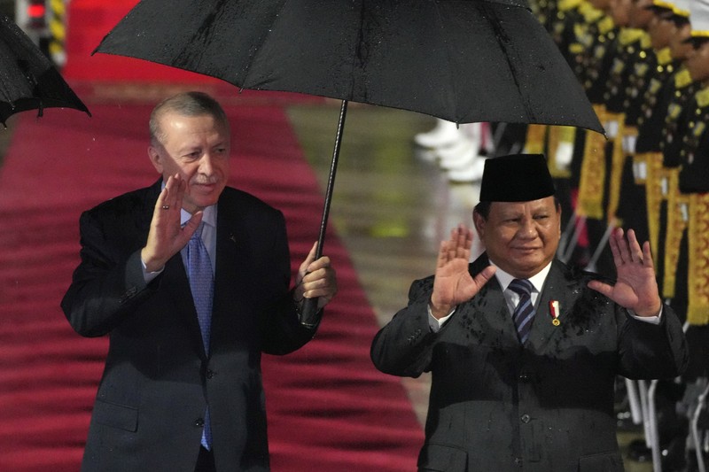 Indonesia Turkey Presiden Prabowo Sambut Kedatangan Presiden Erdoğan di Indonesia, 11 Februari 2025. (AP Photo/Achmad Ibrahim)