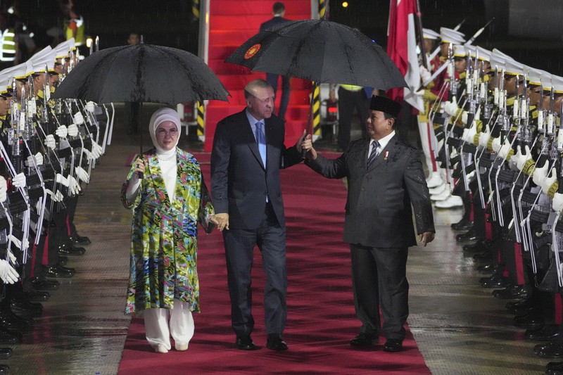 Indonesia Turkey Presiden Prabowo Sambut Kedatangan Presiden Erdoğan di Indonesia, 11 Februari 2025. (AP Photo/Achmad Ibrahim)