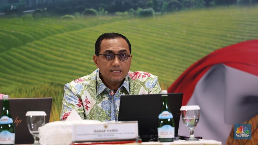 Kepala Eksekutif Pengawas Inovasi Teknologi Sektor Keuangan, Aset Keuangan Digital, dan Aset Kripto, merangkap Anggota Dewan Komisioner Otoritas Jasa Keuangan (OJK), Hasan Fawzi. (CNBC Indonesia/Tri Susilo)