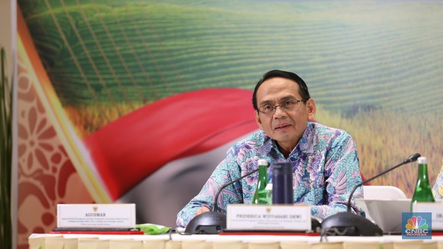 Kepala Eksekutif Pengawas Lembaga Pembiayaan, Perusahaan Modal Ventura, Lembaga Keuangan Mikro dan Lembaga Jasa Keuangan Lainnya (PVML) OJK,  Agusman. (CNBC Indonesia/Tri Susilo)