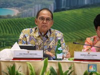 Bos OJK Ungkap Soal Skema Patungan Asuransi Komersil & BPJS Kesehatan