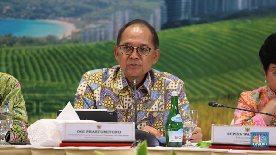 Kepala Eksekutif Pengawas Perasuransian, Penjaminan, dan Dana Pensiun (KE PPDP) OJK, Ogi Prastomiyono (CNBC Indonesia/Tri Susilo)