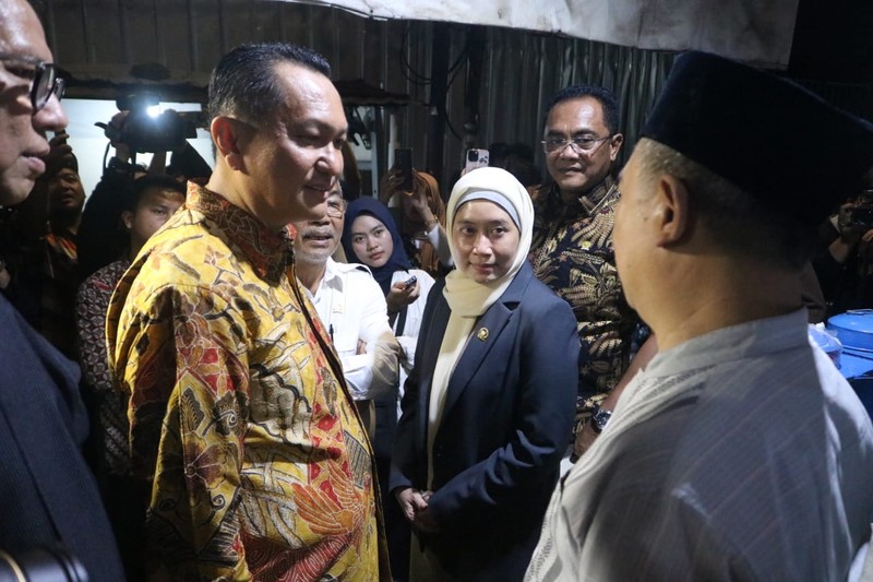 Ketua Komisi XII DPR RI, Bambang Patijaya, bersama sejumlah anggota melakukan inspeksi mendadak (sidak) ke Stasiun Pengisian Bulk Elpiji (SPBE), pangkalan, dan pengecer Gas Elpiji 3 Kg di Jakarta Barat pada Senin, (10/2/2025). Ketua Komisi XII DPR RI, Bambang Patijaya, bersama sejumlah anggota melakukan inspeksi mendadak (sidak) ke Stasiun Pengisian Bulk Elpiji (SPBE), pangkalan, dan pengecer Gas Elpiji 3 Kg di Jakarta Barat pada Senin, (10/2/2025). (Dok. Istimewa)