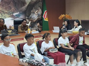 Andriko Beri Penghargaan kepada Lima Siswa Juara Abacus World Competition