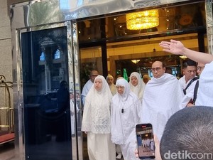 Megawati Umrah, Miqat di Masjid Tanim Bareng Puan dan Pratama