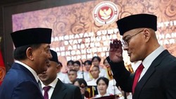 Jabatan Anyar Deddy Corbuzier: Dari Duta Komcad ke Stafsus Menhan