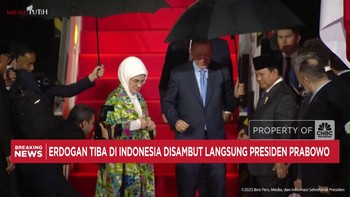 Video: Momen Prabowo Sambut Kedatangan Erdogan di Bandara Halim