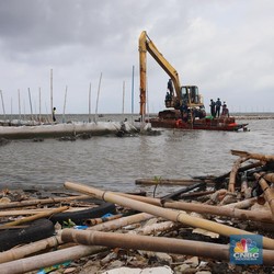 Pagar Laut di Bekasi Dibongkar, Nusron Ungkap Hal Tak Terduga