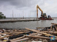 Pagar Laut di Bekasi Dibongkar, Nusron Ungkap Hal Tak Terduga