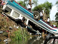 Tragis! Potret Bus Remuk Terjun ke Jurang, 51 Tewas
