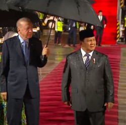 Hujan Sambut Kedatangan Erdogan, Prabowo Dipayungi hingga ke Mobil