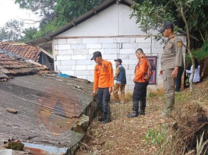 8 Rumah Warga di Nanggung Bogor Rusak Diterjang Angin Kencang