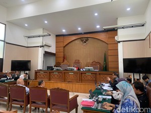 Kata Hakim Saat Kubu Hasto Vs KPK Debat Panas: Sarjana Hukum Ya Begini