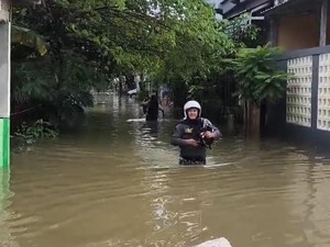 Banjir Setinggi Pinggang Orang Dewasa Rendam Perumahan di Manggala Makassar