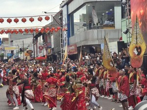 Ada Festival Cap Go Meh, Warga Padati Jalan Surya Kencana Bogor