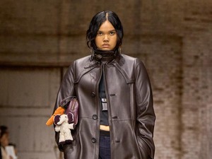 Model RI Shahnaz Indira Debut di New York Fashion Week, Ini Kiprahnya