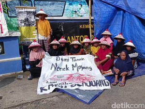 Sempat Dirobohkan, Petani Pundenrejo Kembali Dirikan Tenda di Kantor BPN Pati