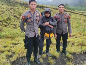 Wisatawan di Bata Ne Suka Bajawa Nyasar ke Kaki Gunung Inerie gegara Kabut