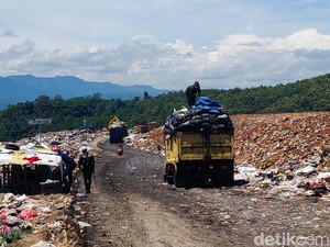 Kondisi TPA Sarimukti yang Kian Overload Tampung Sampah se-Bandung Raya