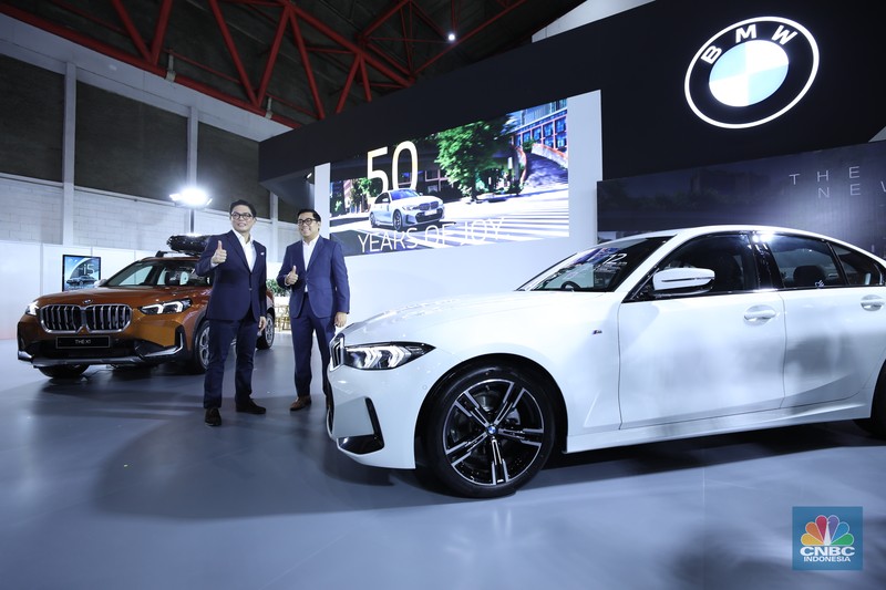 PT Honda Prospect Motor (HPM) resmi meluncurkan mobil listrik pertamanya untuk pasar Indonesia, Honda e:N1 di Indonesia International Motor Show (IIMS) 2025, Jakarta, Kamis (13/2/2025). (CNBC Indonesia/Tri Susilo) PT Honda Prospect Motor (HPM) resmi meluncurkan mobil listrik pertamanya untuk pasar Indonesia, Honda e:N1 di Indonesia International Motor Show (IIMS) 2025, Jakarta, Kamis (13/2/2025). (CNBC Indonesia/Tri Susilo)