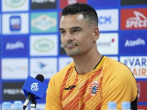 Posisi Terancam, Carlos Pena Fokus Bawa Persija Finis 4 Besar