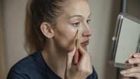 Concealer Gampang Luntur di Kulit Oily? Ini yang Perlu Kamu Cek dari Formulanya 
