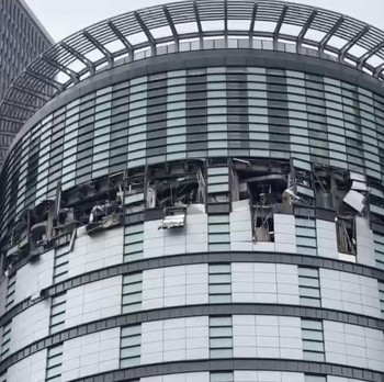 Potret Ledakan Guncang Mal, Korban Bergelimpangan