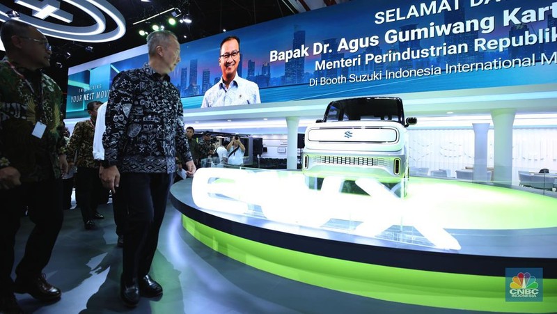 PT Honda Prospect Motor (HPM) resmi meluncurkan mobil listrik pertamanya untuk pasar Indonesia, Honda e:N1 di Indonesia International Motor Show (IIMS) 2025, Jakarta, Kamis (13/2/2025). (CNBC Indonesia/Tri Susilo)