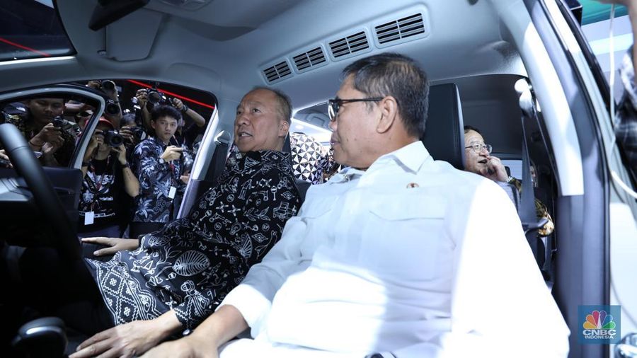 Pameran otomotif tahunan Indonesia International Motor Show (IIMS) di JIExpo, Jakarta Pusat, Kamis (13/2/2025) resmi digelar. Pameran otomotif tahunan Indonesia International Motor Show (IIMS) di JIExpo, Jakarta Pusat, Kamis (13/2/2025) resmi digelar. (CNBC Indonesia/Tri Susilo)